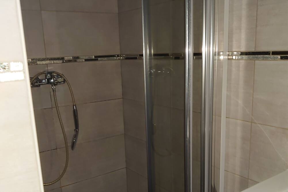 Photo of Bathroom in Caderousse
