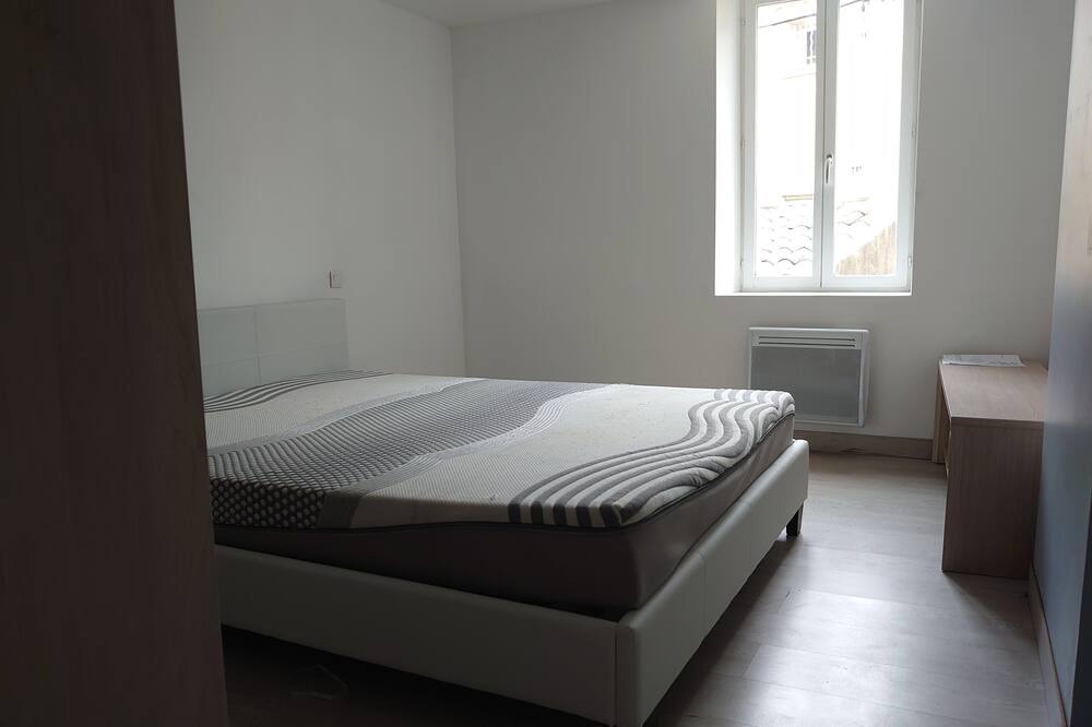 Photo of Bedroom in Caderousse