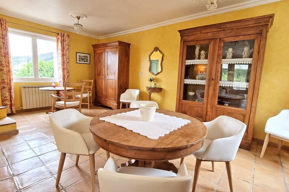 Photo of Livingroom in Malaucene