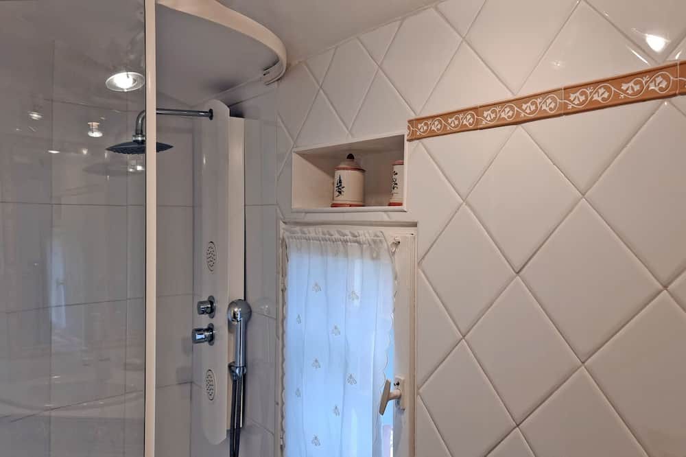 Photo of Bathroom in Malaucene