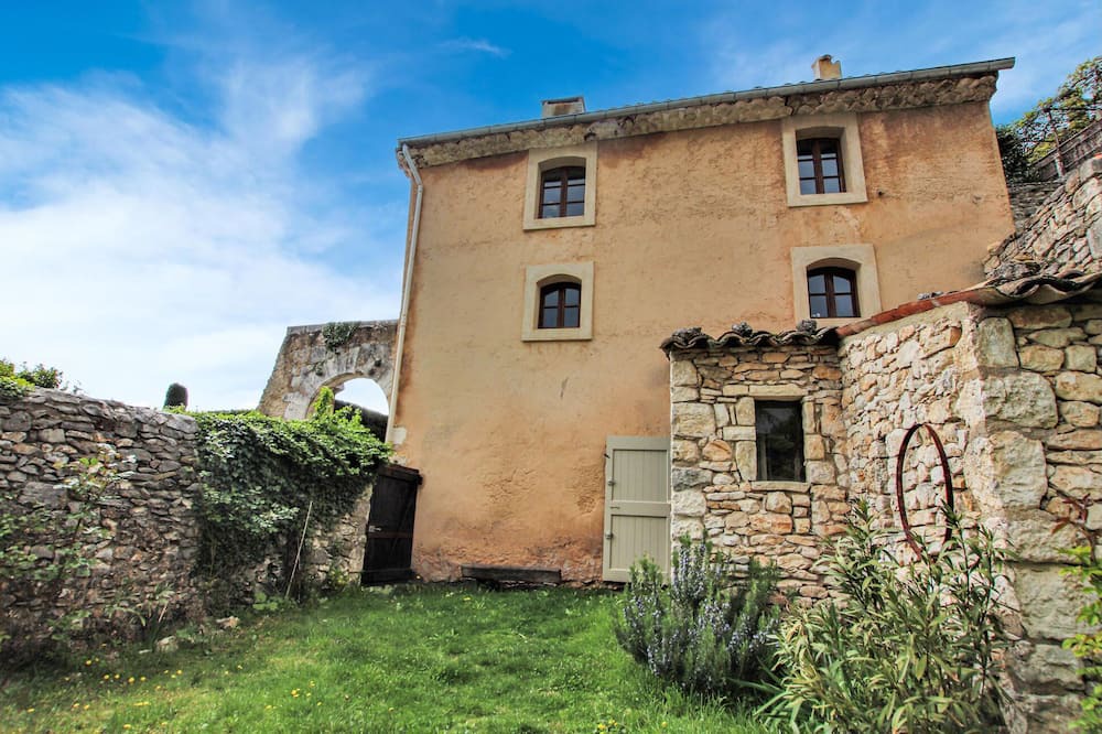 Photo of Outdoor in Simiane-la-Rotonde