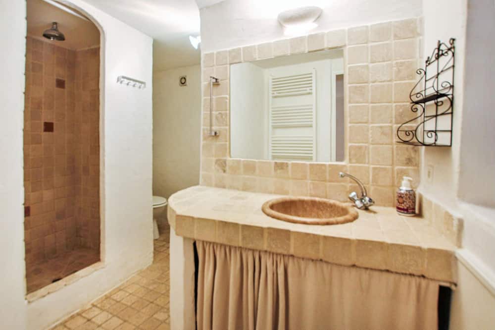 Photo of Bathroom in Simiane-la-Rotonde