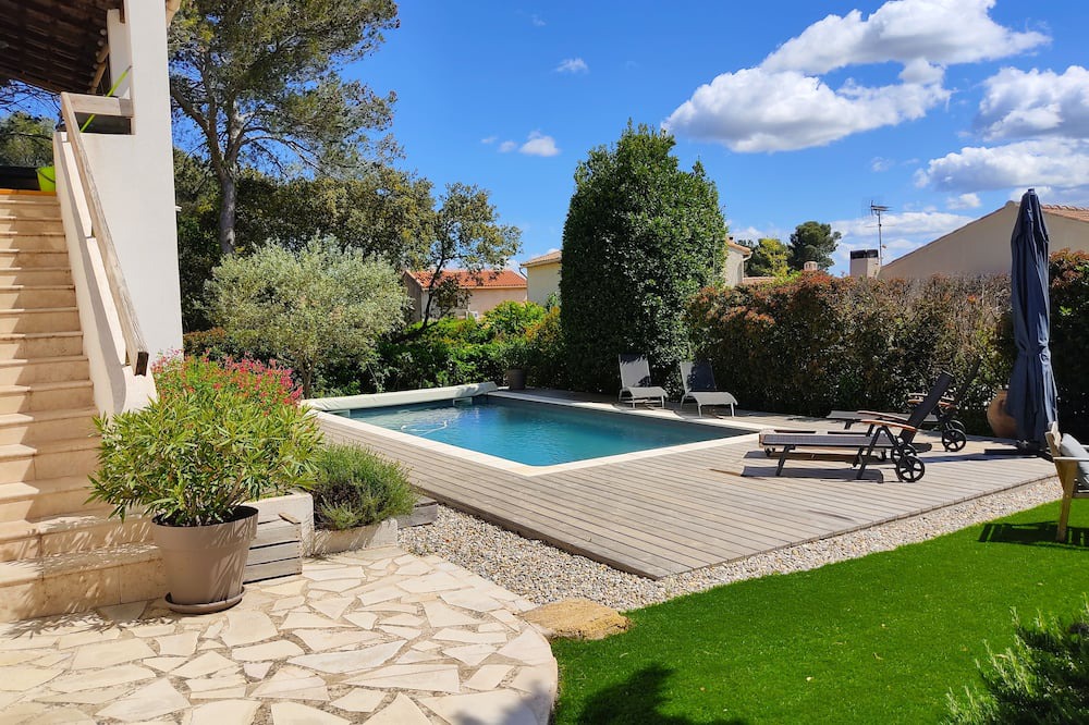 Photo of Outdoor in Lambesc