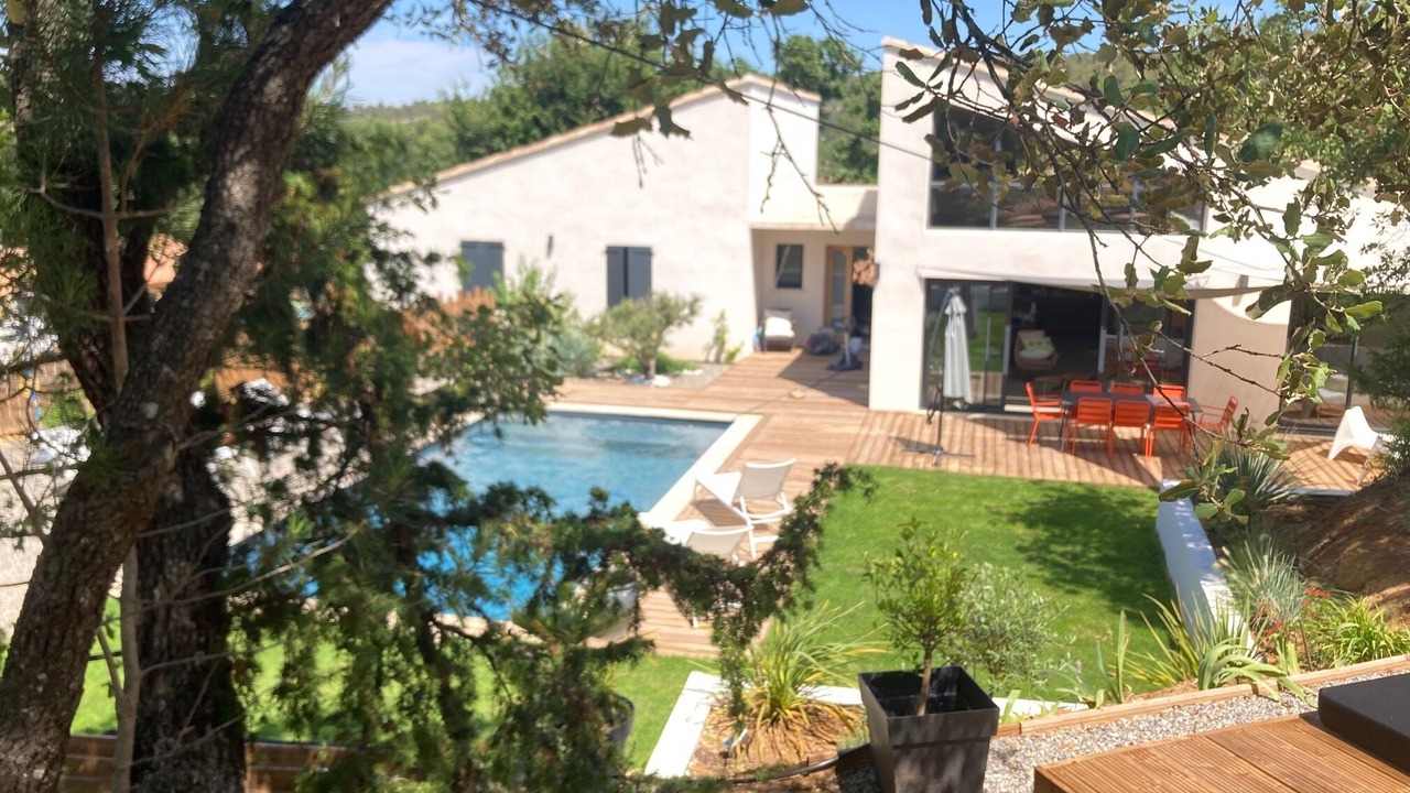 Photo of Outdoor in Jouques