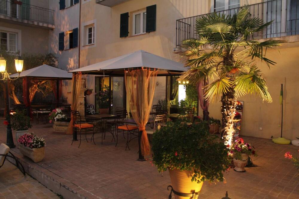Photo of Outdoor in Pertuis