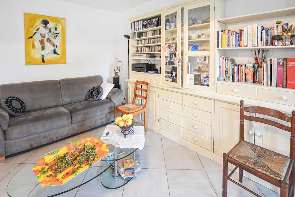 Photo of Bedroom in Montfavet