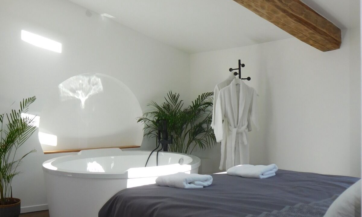 Photo of Bedroom in Montjustin