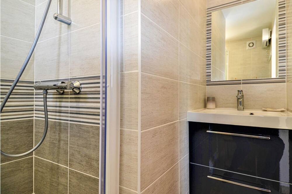 Photo of Bathroom in Laudun