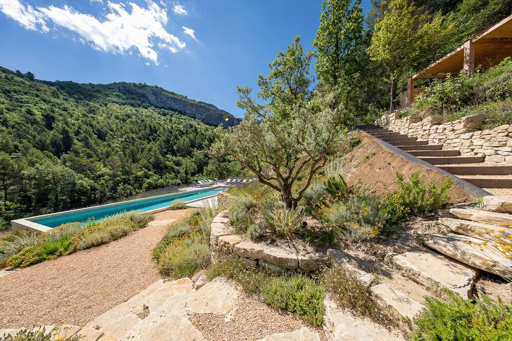 Photo of Outdoor in Malaucene