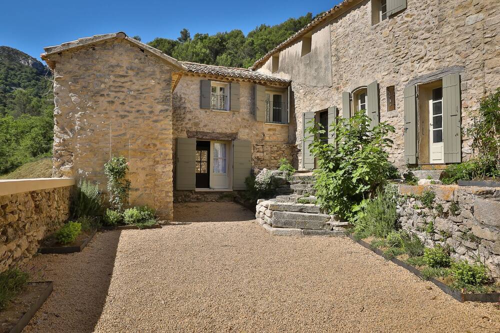 Photo of Outdoor in Malaucene