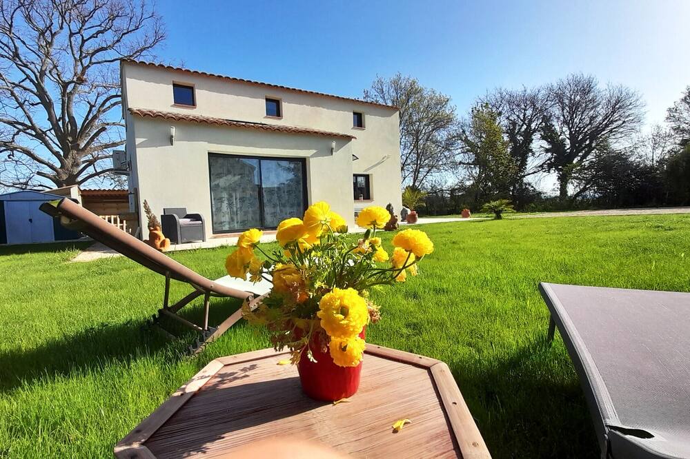 Photo of Outdoor in Meyrargues