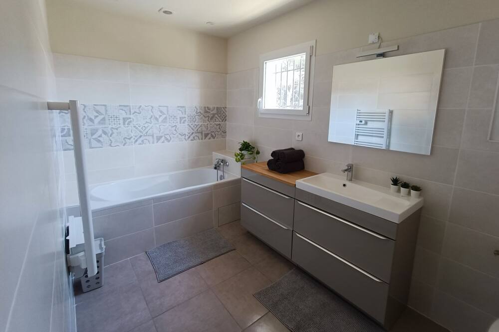 Photo of Bathroom in Pelissanne