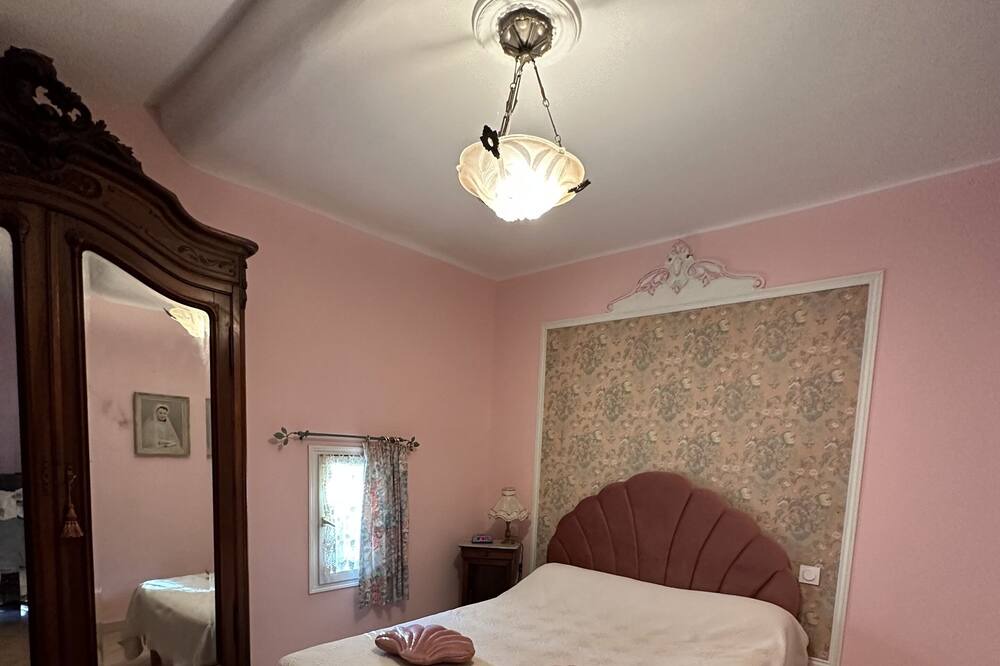 Photo of Bedroom in La Valette-du-Var