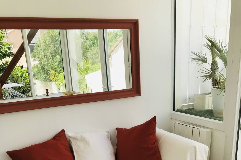 Photo of Livingroom in Mazargues