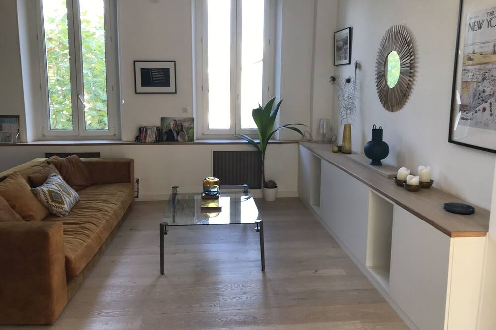 Photo of Livingroom in Mazargues