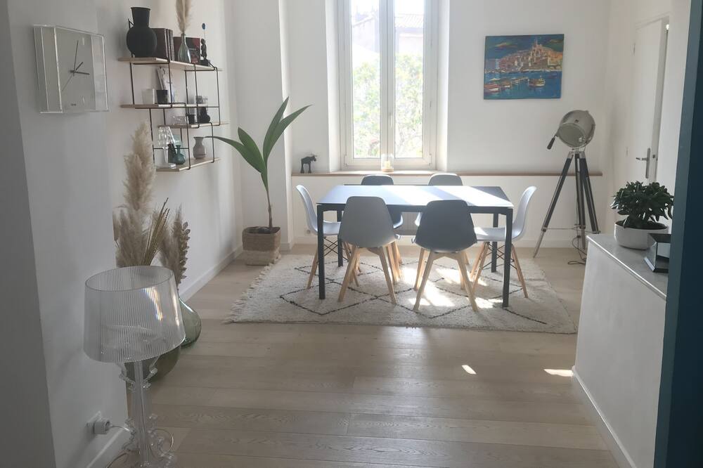 Photo of Livingroom in Mazargues