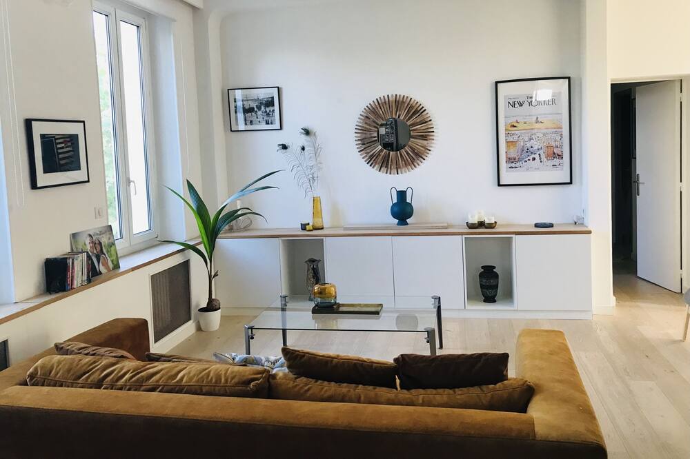 Photo of Livingroom in Mazargues