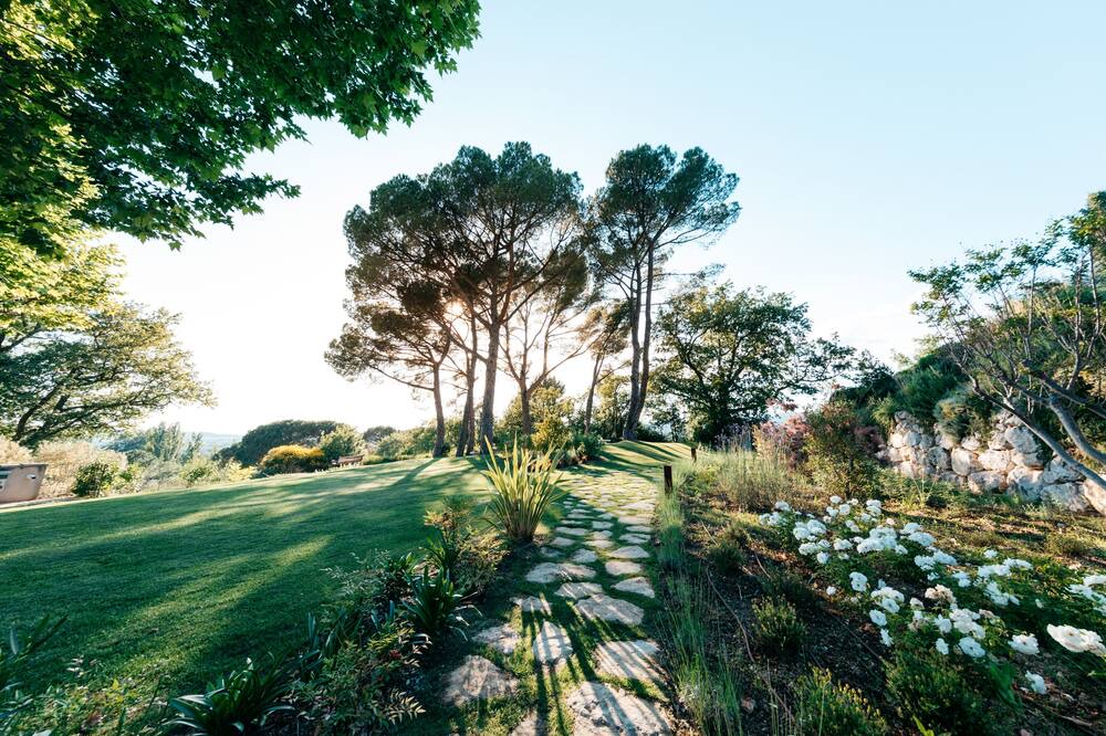 Photo of Outdoor in Gargas