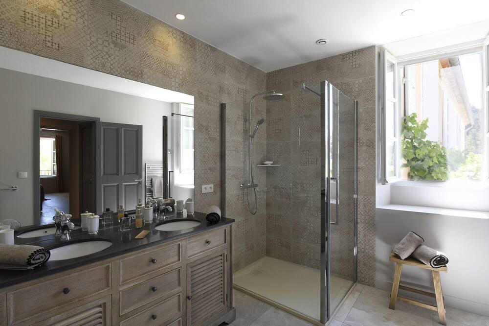 Photo of Bathroom in Gargas