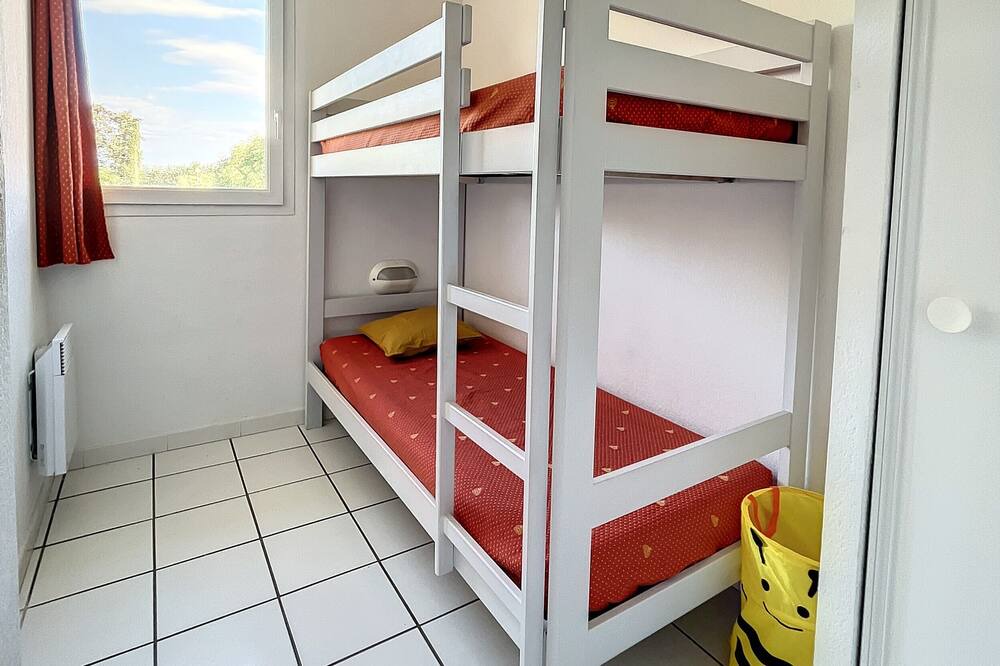 Photo of Bedroom in Saint-Saturnin-les-Avignon