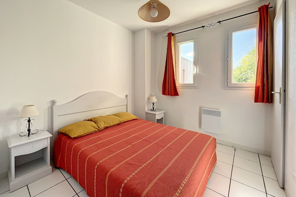 Photo of Bedroom in Saint-Saturnin-les-Avignon