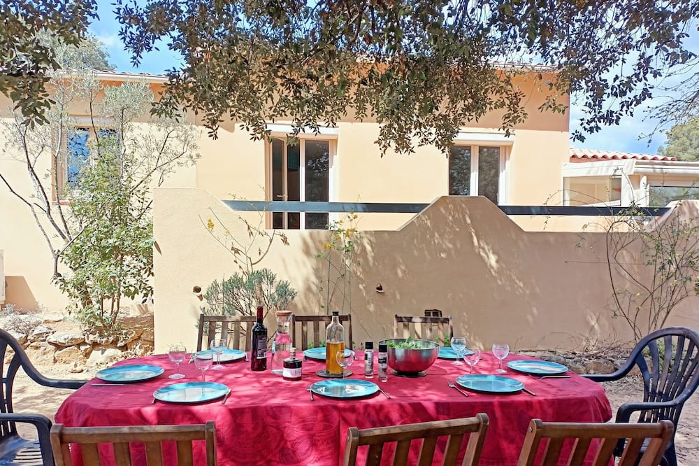 Photo of Patio Balcony in Seillons-Source-d'Argens