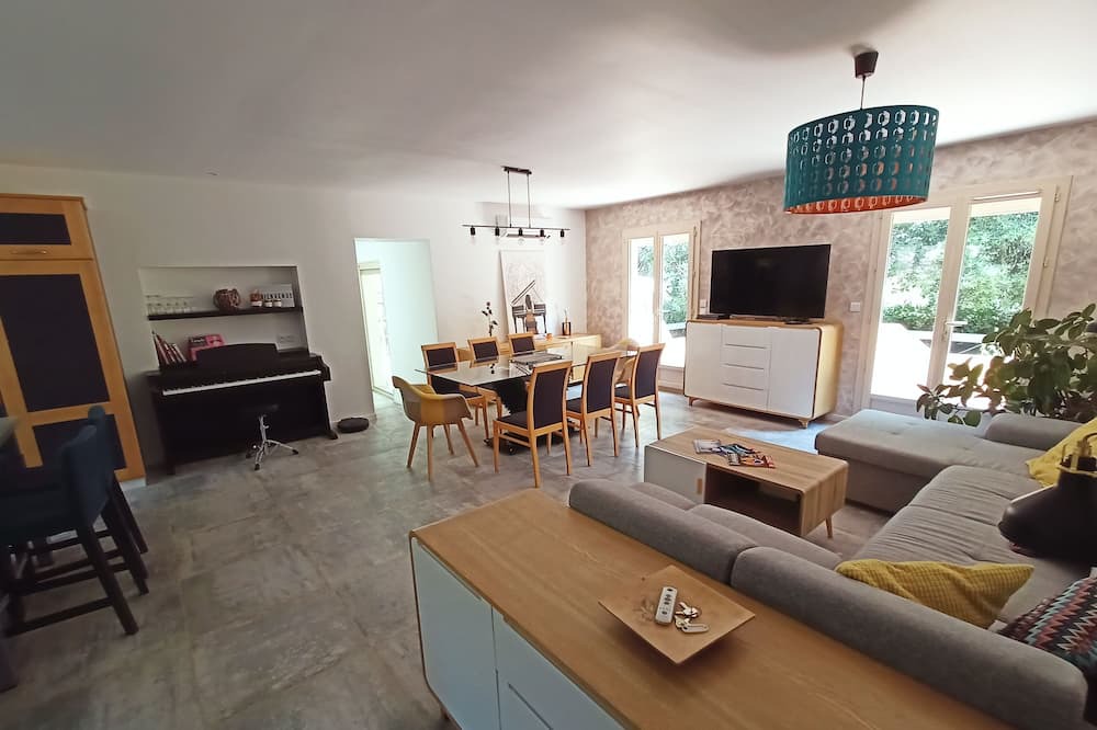 Photo of Livingroom in Seillons-Source-d'Argens