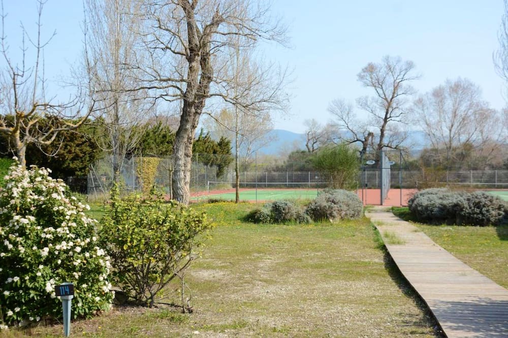 Photo of Outdoor in La Roque-d'Antheron