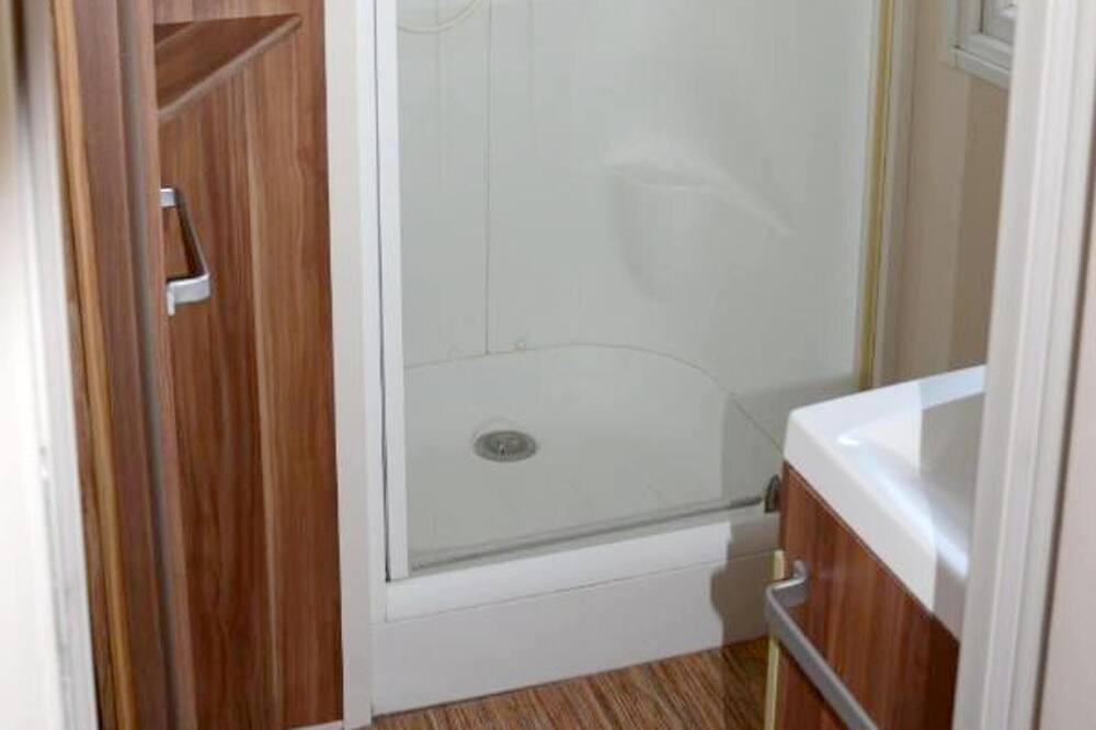 Photo of Bathroom in La Roque-d'Antheron