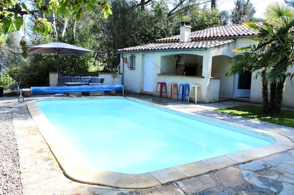 Photo of Outdoor in Peypin
