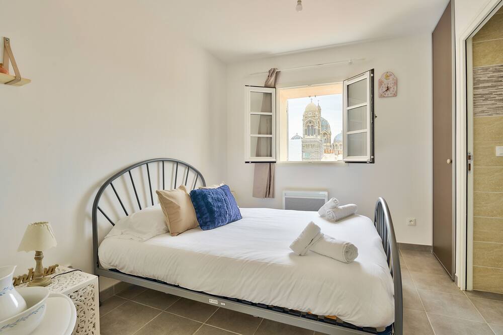 Photo of Bedroom in Hotel-de-Ville