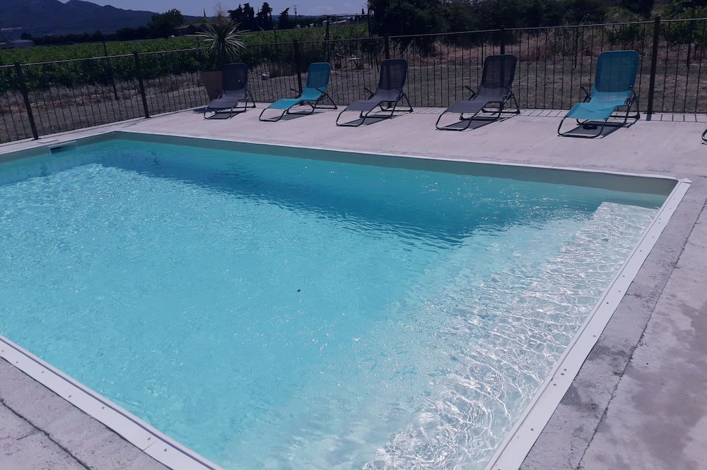 Photo of Outdoor in Violes