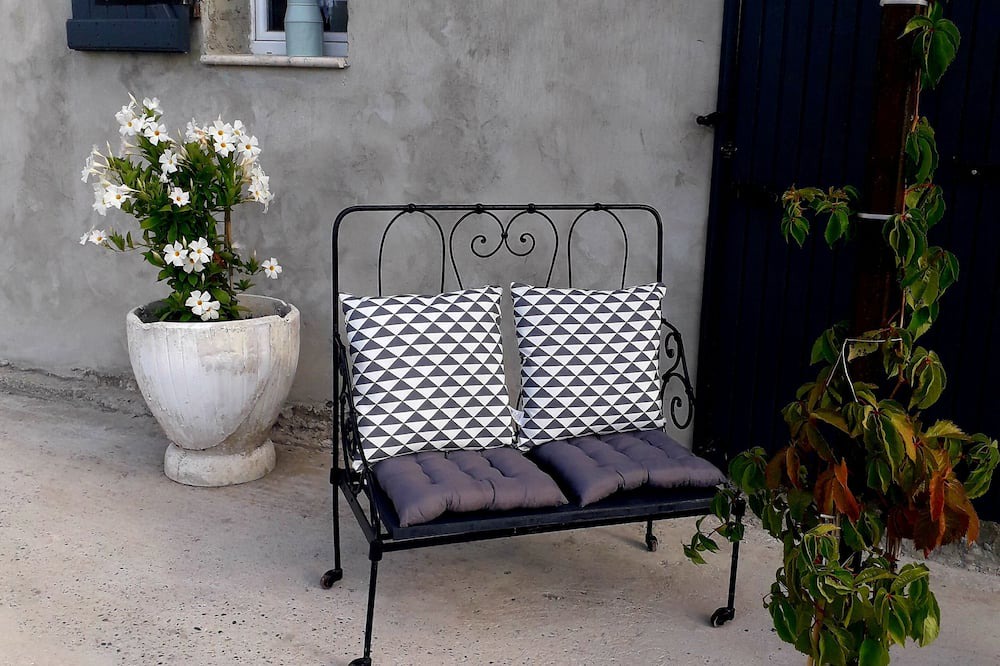 Photo of Patio Balcony in Violes