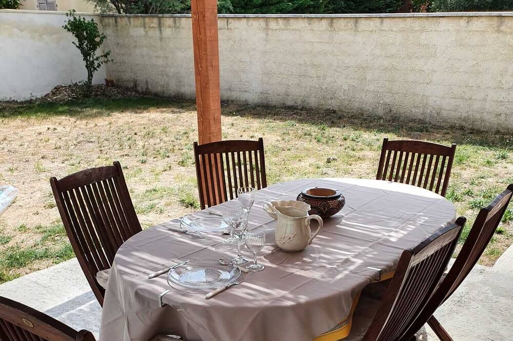 Photo of Patio Balcony in Morieres-les-Avignon