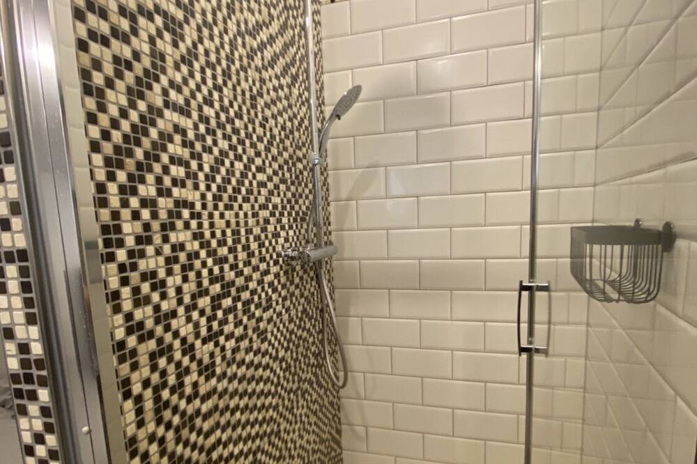 Photo of Bathroom in Remoulins