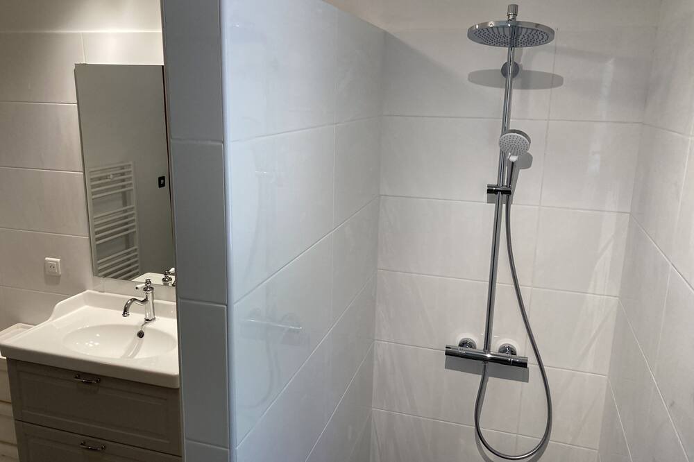 Photo of Bathroom in Cruis