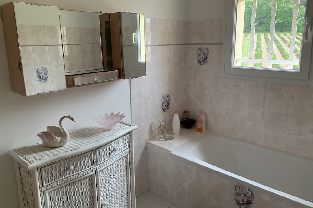 Photo of Bathroom in Oraison
