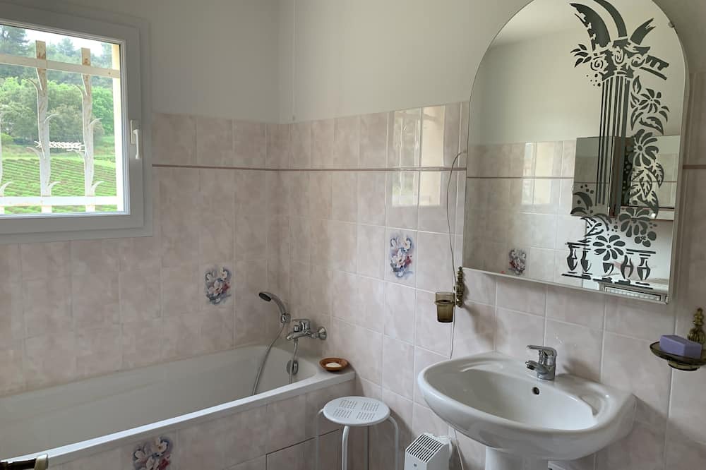 Photo of Bathroom in Oraison
