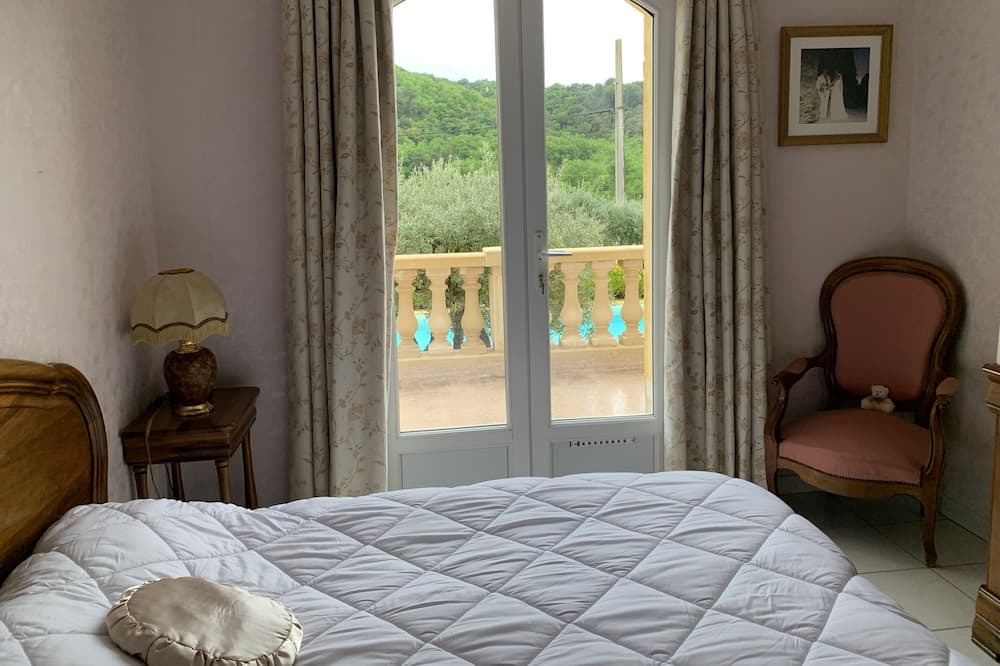 Photo of Bedroom in Oraison