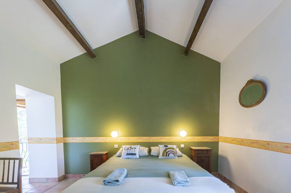Photo of Bedroom in Fox-Amphoux