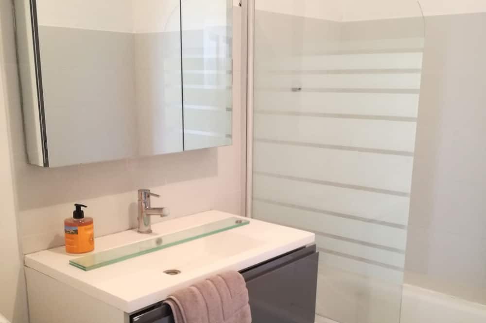 Photo of Bathroom in Simiane-la-Rotonde