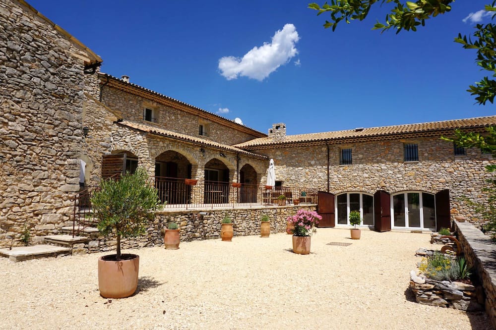 Photo of Outdoor in Simiane-la-Rotonde