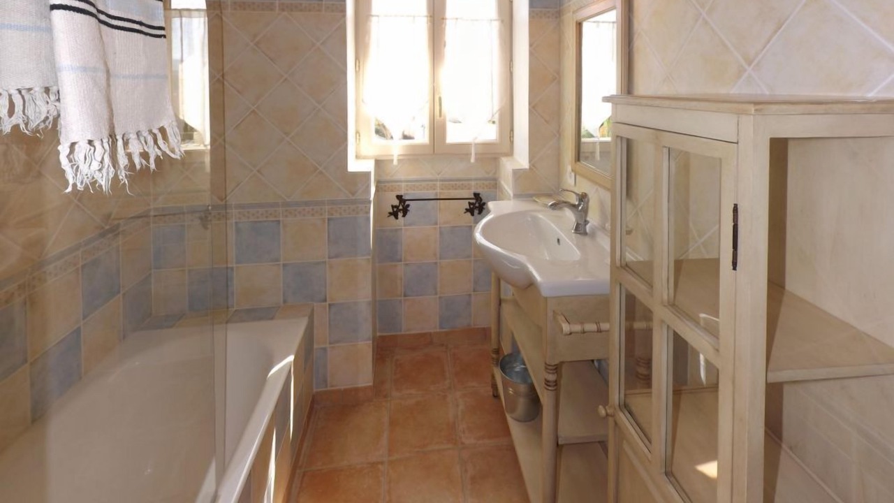 Photo of Bathroom in Oppede