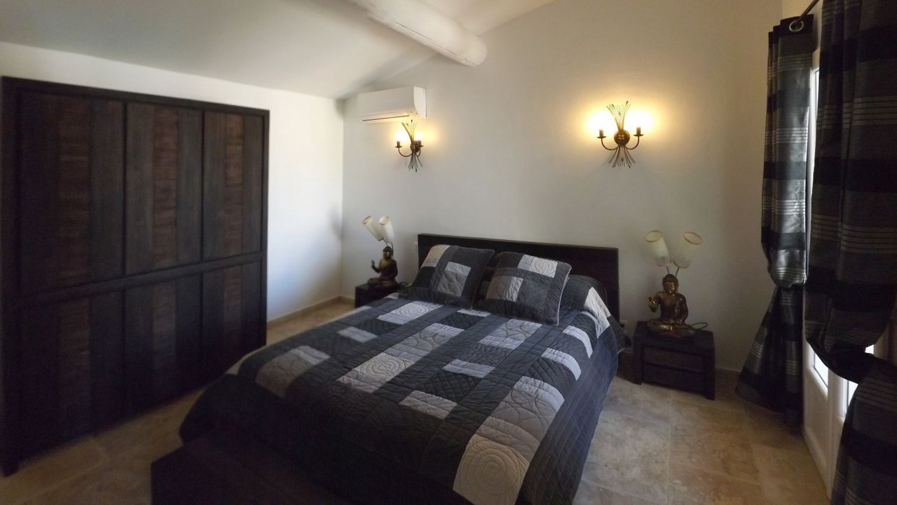 Photo of Bedroom in Oppede