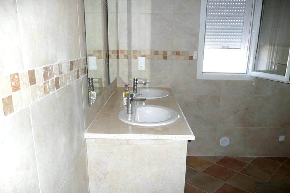 Photo of Bathroom in Sainte-Croix-du-Verdon