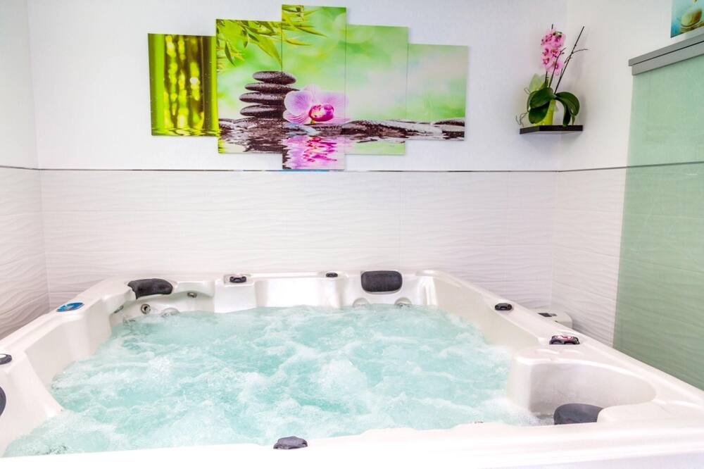 Photo of Bathroom in Plan-d'Aups-Sainte-Baume
