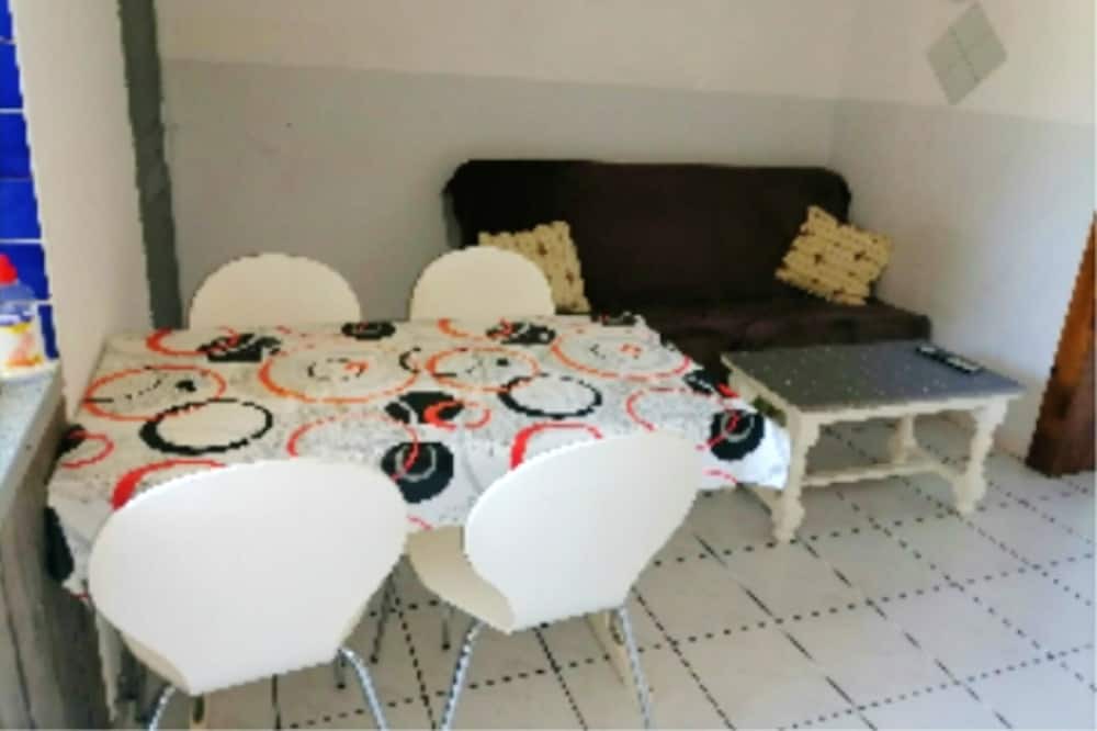 Photo of Livingroom in Montfavet