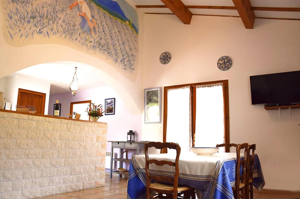 Photo of Livingroom in La Roche-sur-le-Buis