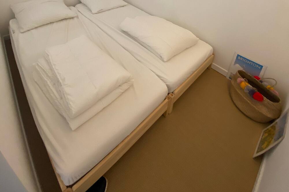 Photo of Bedroom in Saint-Martin-de-la-Brasque