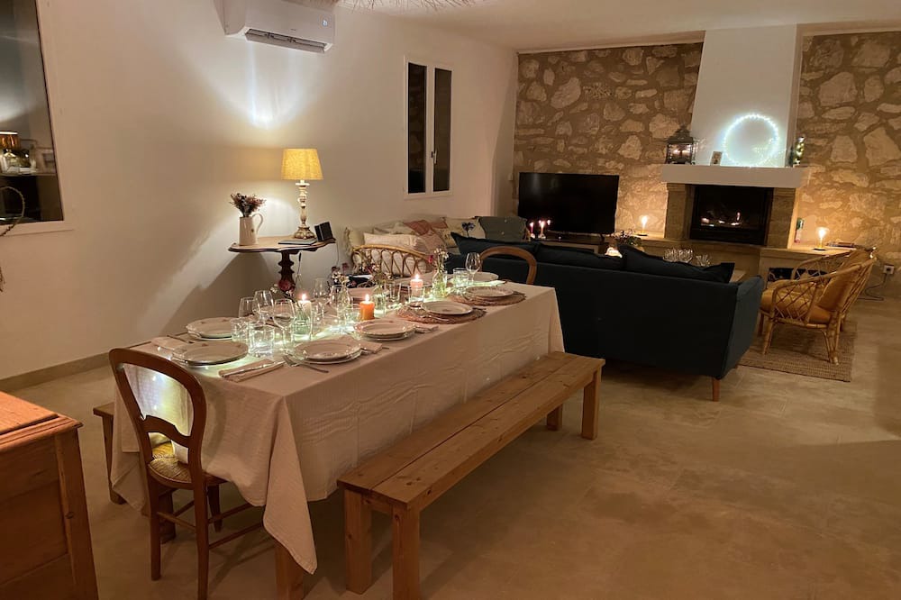 Photo of Kitchen in Saint-Martin-de-la-Brasque